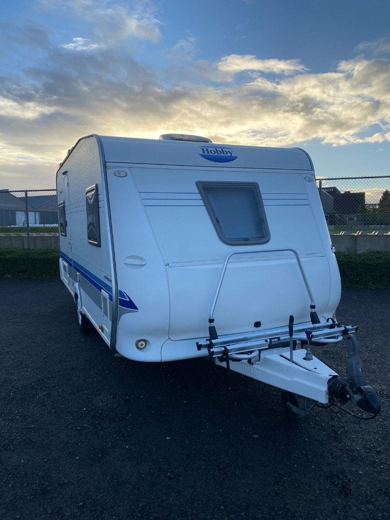 Caravan Hobby Excellent Easy 460 UFE 2004-Uitstekende staat, Caravans en Kamperen, Rondzit, Hobby, 6 tot 7 meter, Fietsenrek