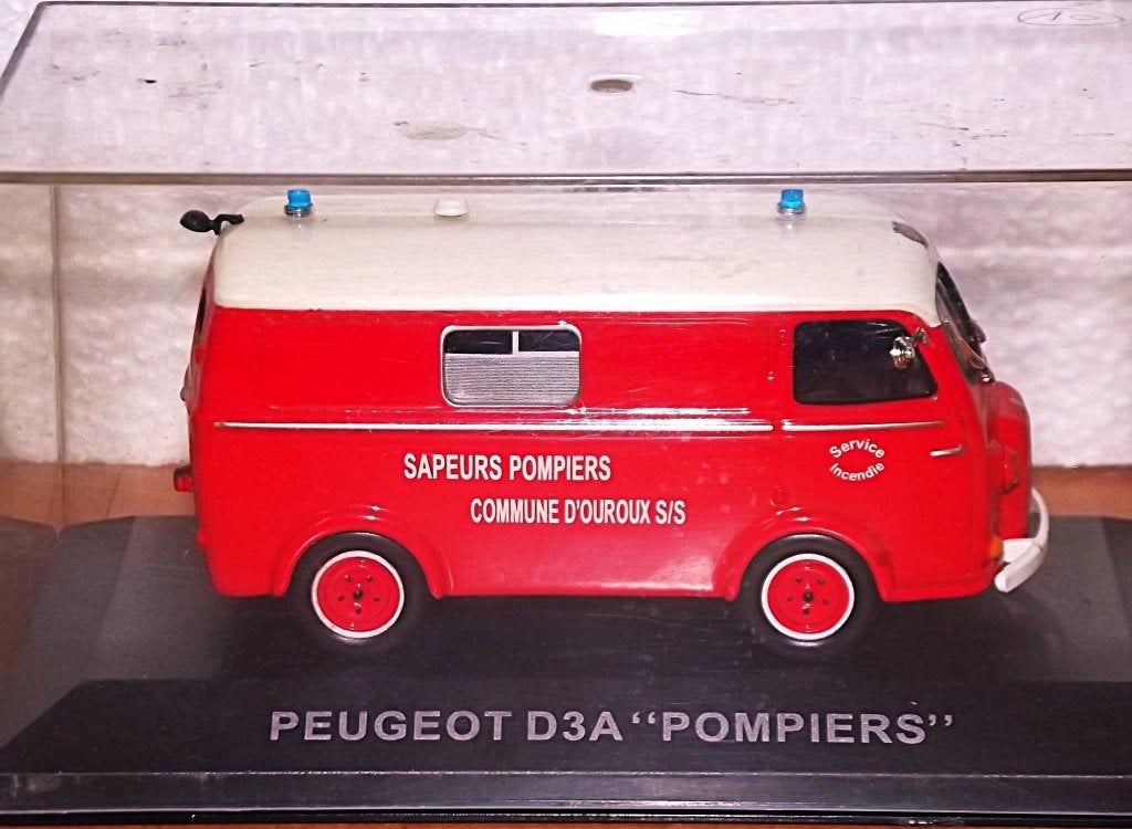 Fourgonnette Peugeot D3A "Pompiers", Enlèvement ou Envoi, Comme neuf, Voiture