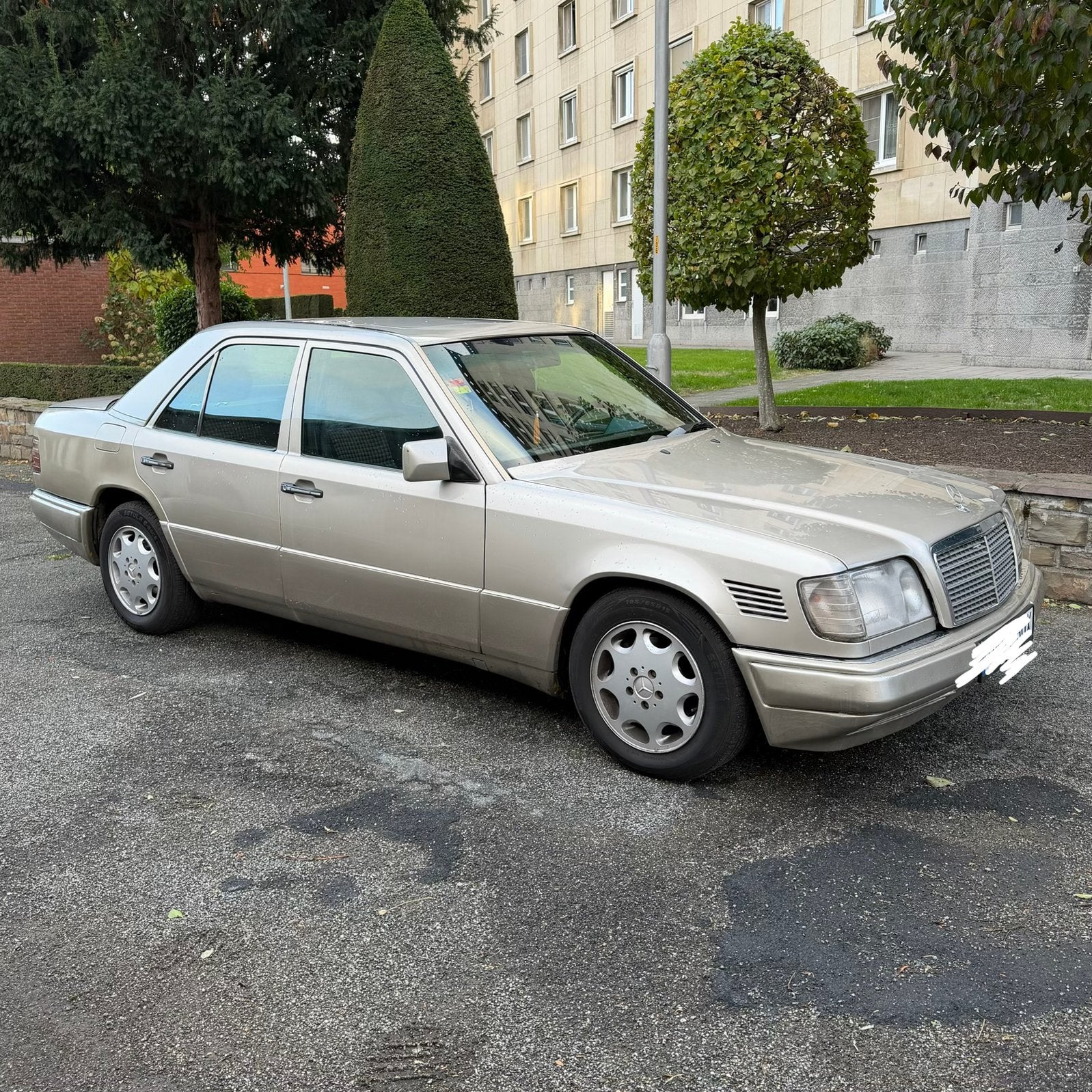 Mercedes Benz oldtimer e250, Auto's, Automaat, Achterwielaandrijving, Zwart, Leder en Stof