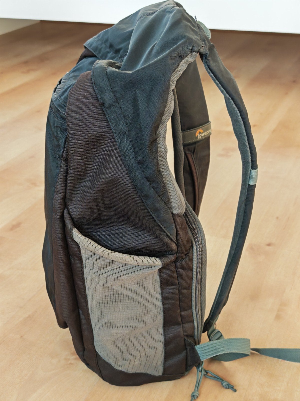 Lowepro Hatchback BP 250 AW II, Gebruikt, 25 tot 40 cm, Ophalen, Overige merken