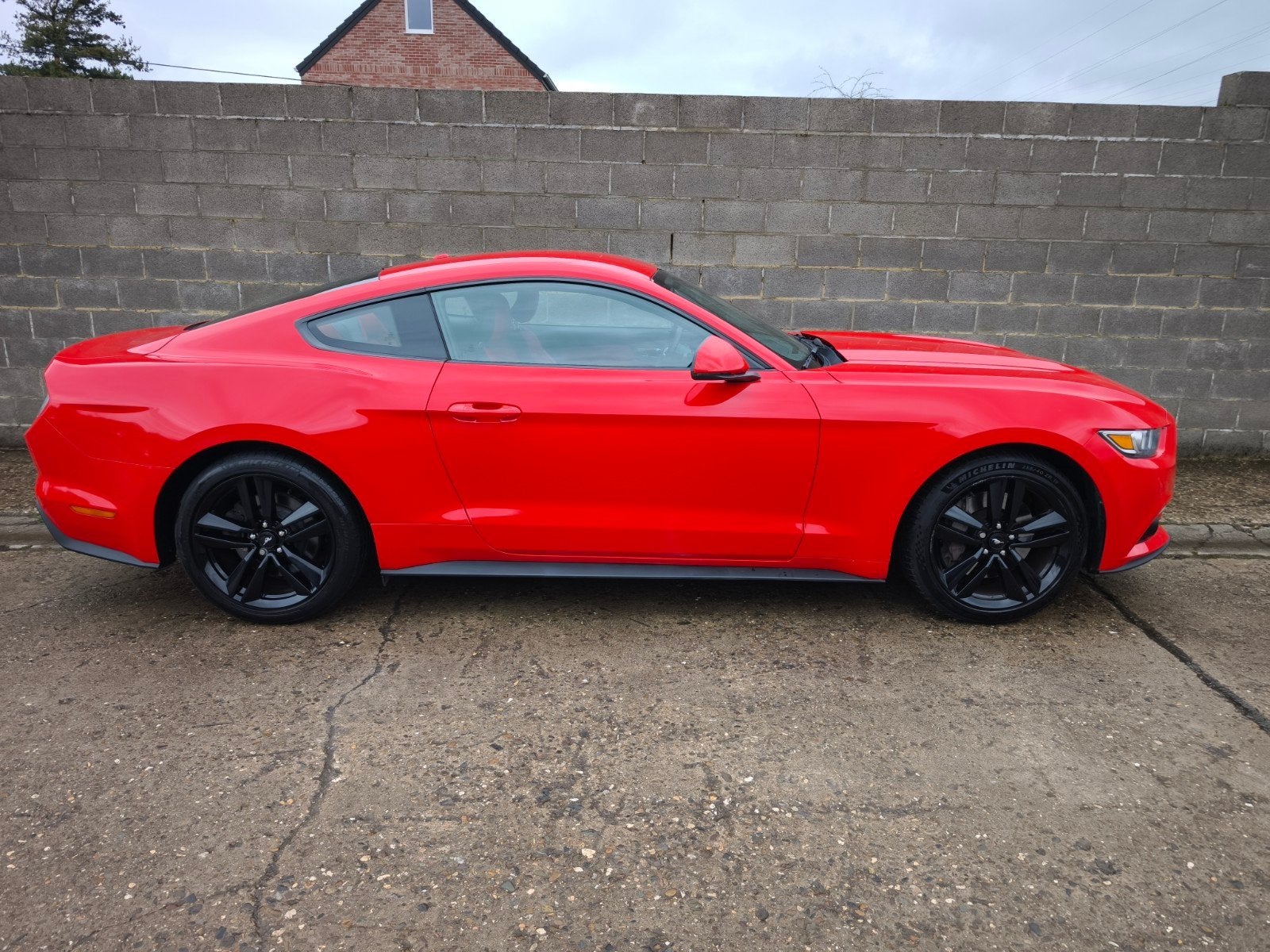 Ford Mustang / Faible km / 1er prop / Carnet complet, Autos, Ford, Particulier, Mustang, Essence, Coupé, Boîte manuelle, Cuir