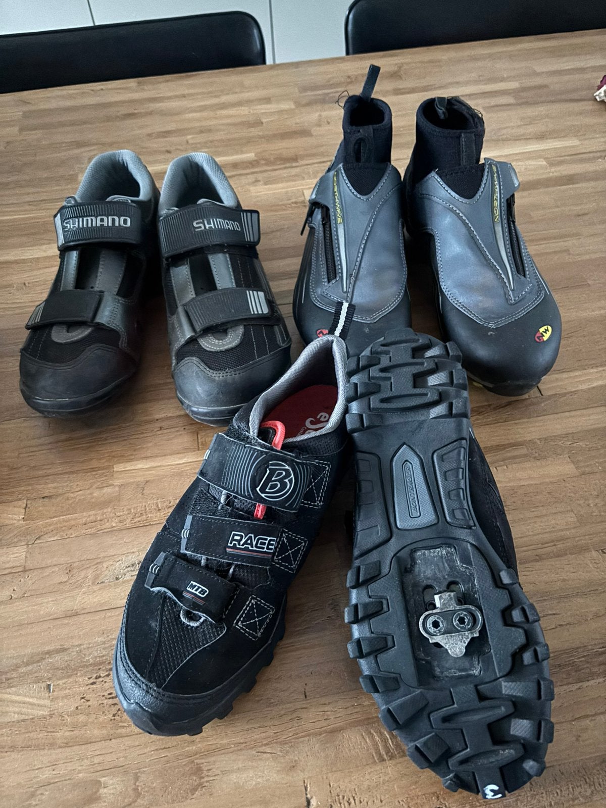 Wielrenners schoenen maat 43 en maat 41, Enlèvement, Comme neuf
