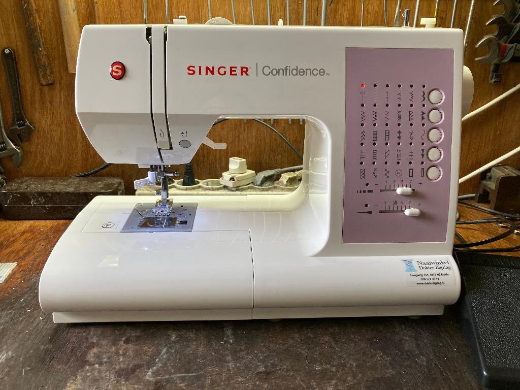 Singer Confidence computernaaimachine - ALS NIEUW!, Hobby & Loisirs créatifs, Machines à coudre & Accessoires, Comme neuf, Machine à coudre