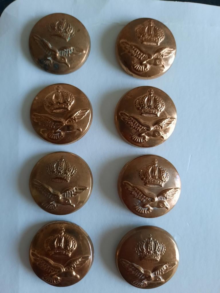 8 knopen van het leger, Verzamelen, Ophalen