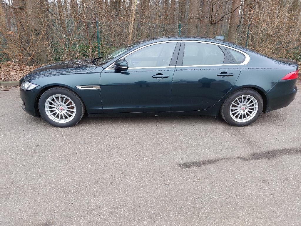 Très belle voiture Jaguar XF, 121000 KM, 2016, Autos, Jaguar, Cuir, Achat, Cruise Control, Entretenue par le concessionnaire