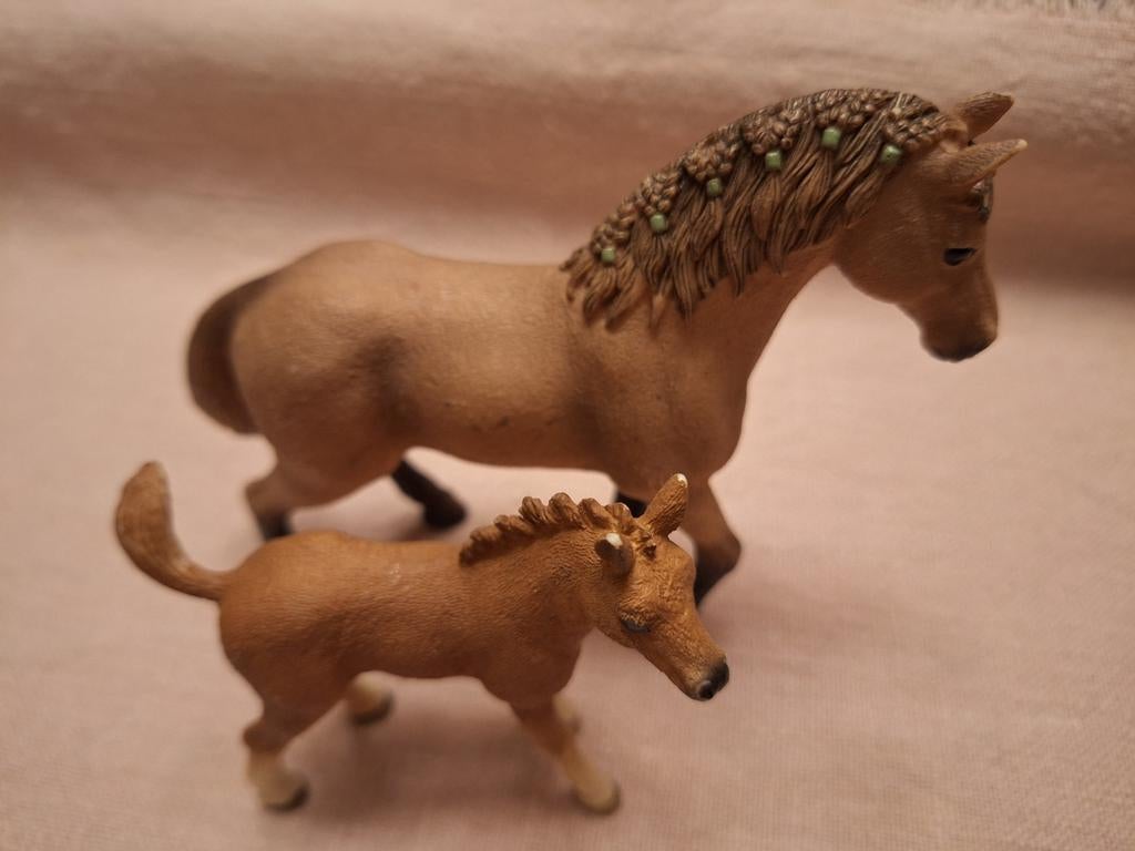 Figurines équestres Schleich, Enlèvement ou Envoi, Comme neuf, Cheval, Statue ou Figurine