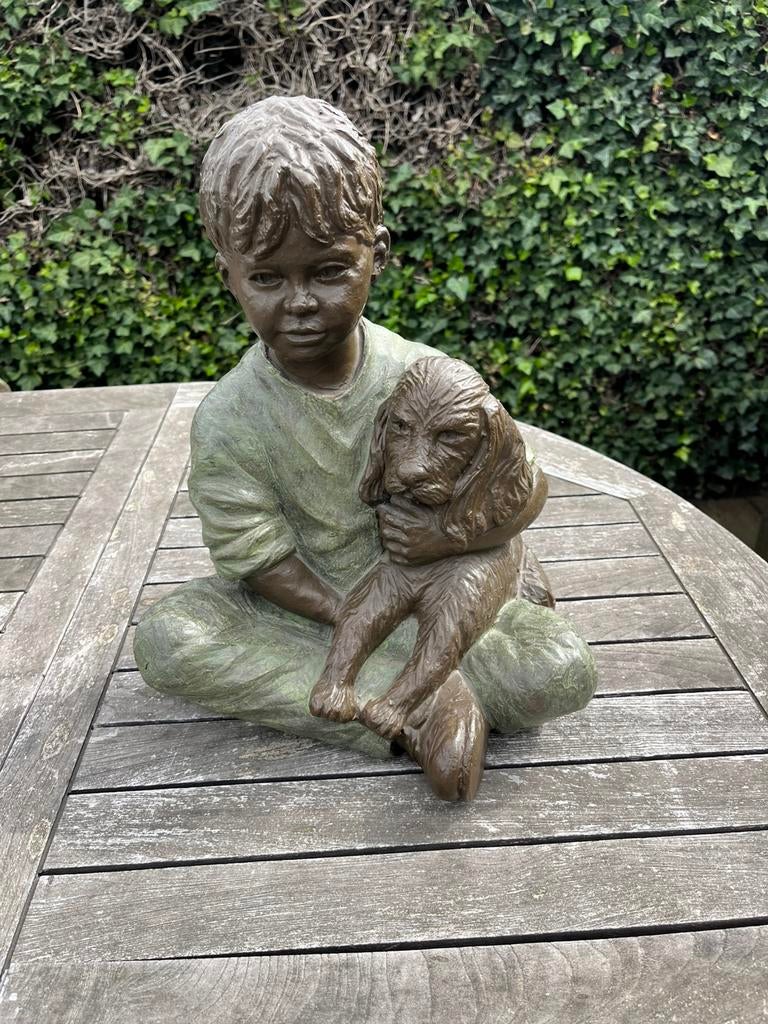 Sculptuur Geert Kunen jongen met hond, Enlèvement