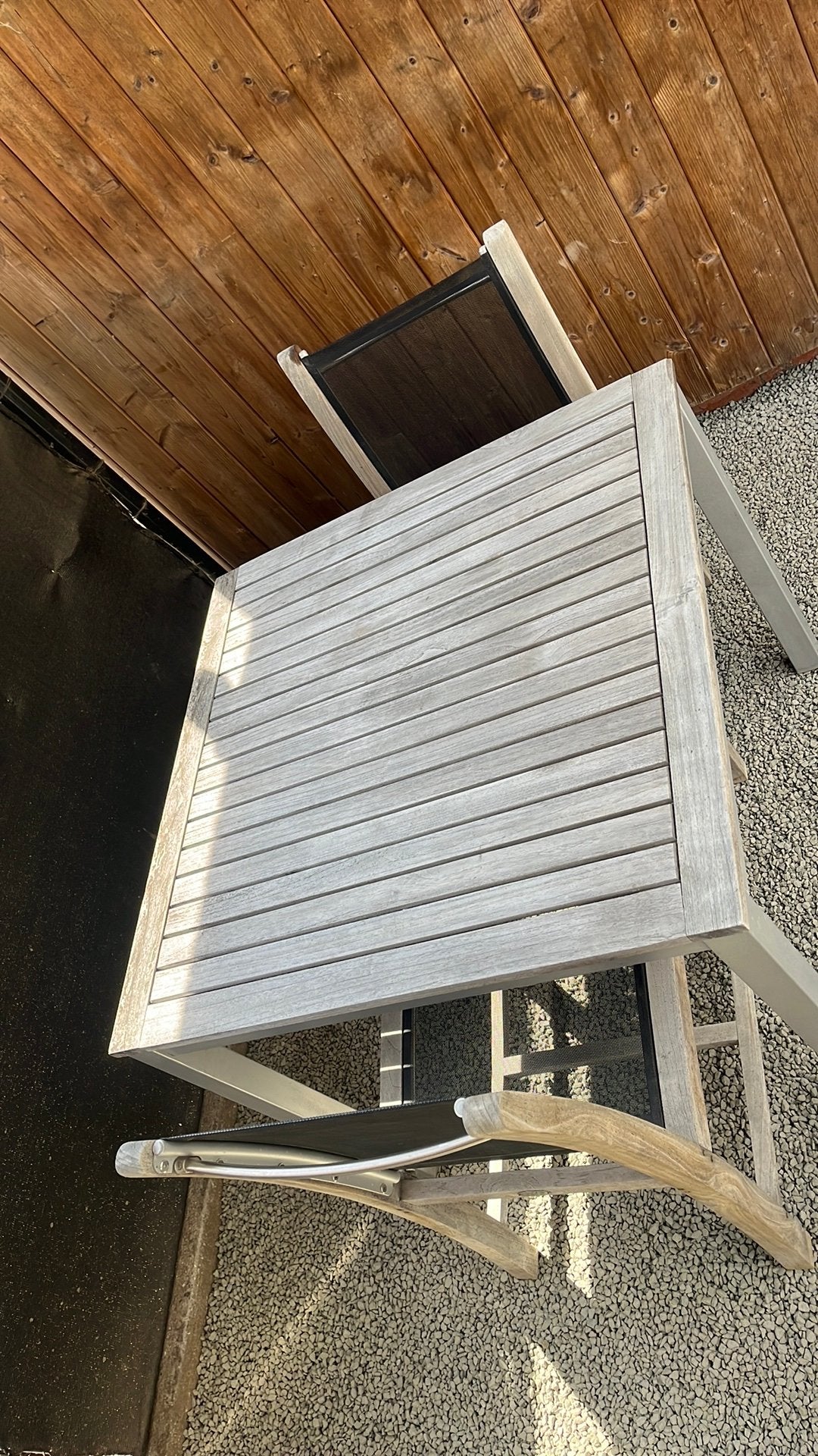 Teak tafeltje met 2 teak stoelen, Ophalen, Zo goed als nieuw