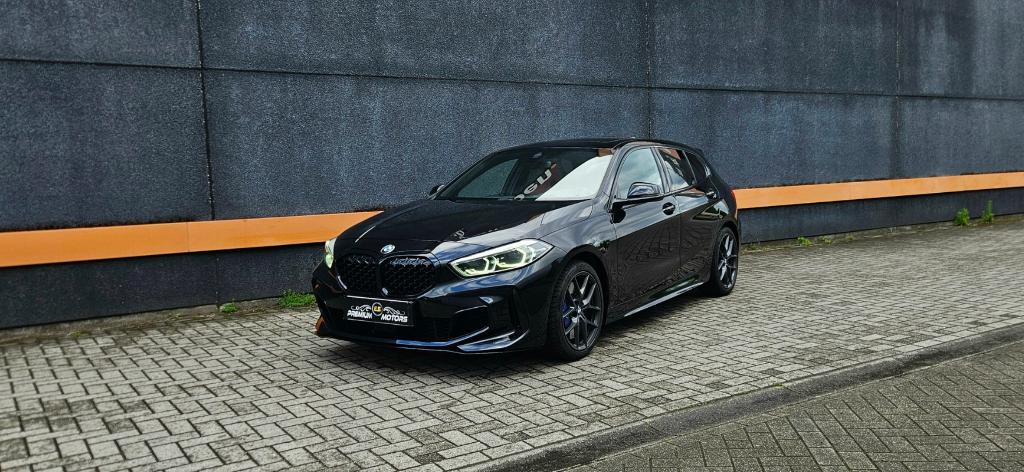 BMW 135M iXAS EXCLUSIEF PACK VOLLEDER/PANO/LED/CAMERA /FULL, Autos, BMW, Cuir, Entreprise, Entretenue par le concessionnaire, Automatique