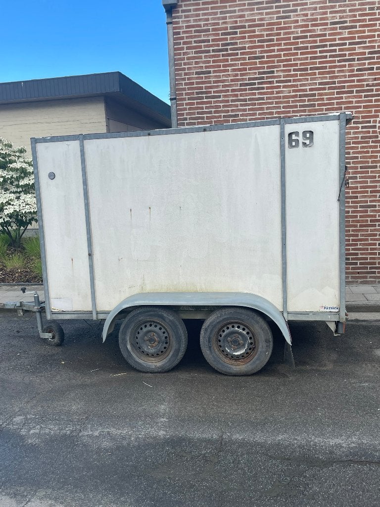 Gesloten aanhangwagen, Enlèvement, Utilisé