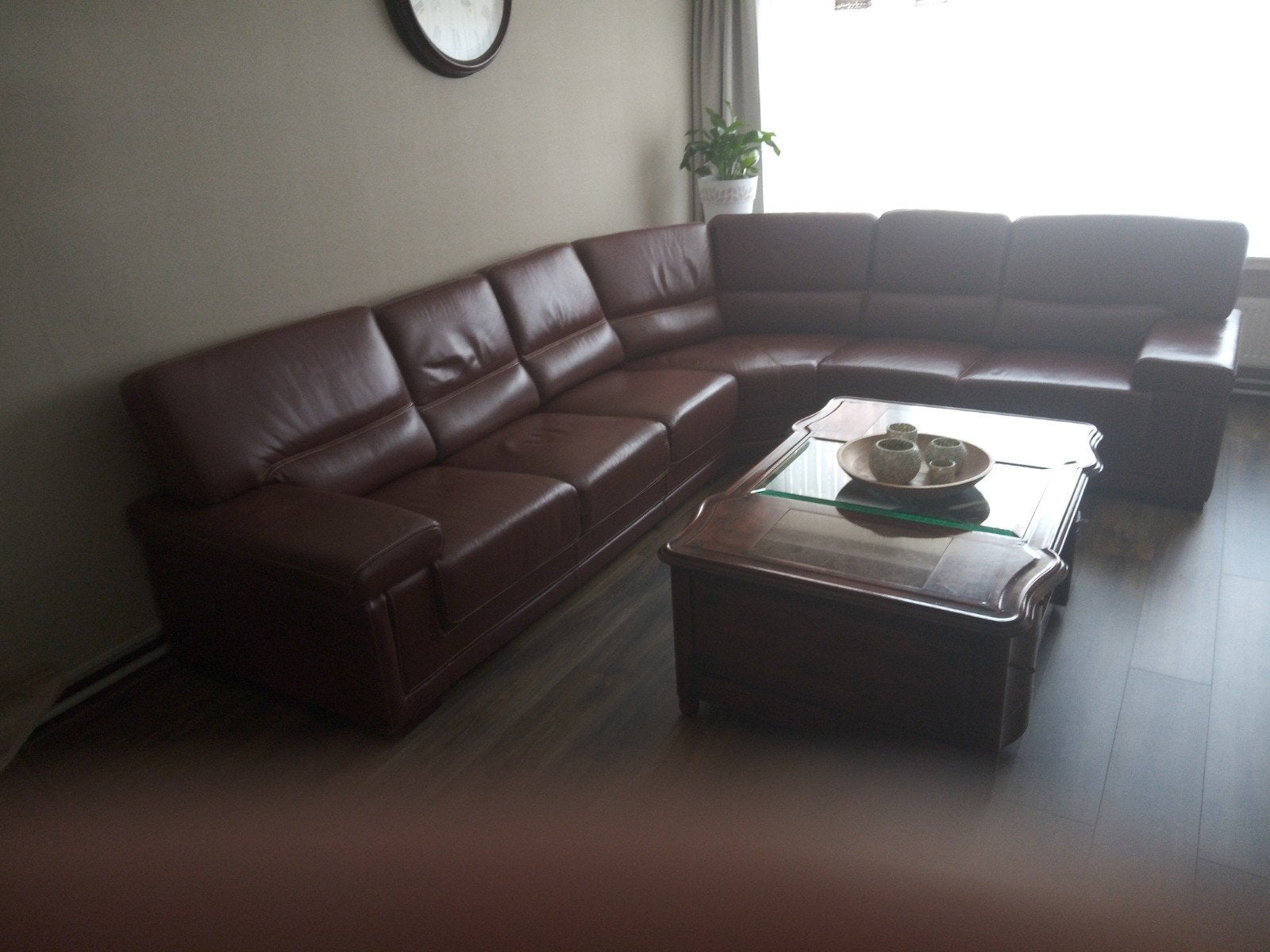 Hoeksalon met salontafel, Ophalen