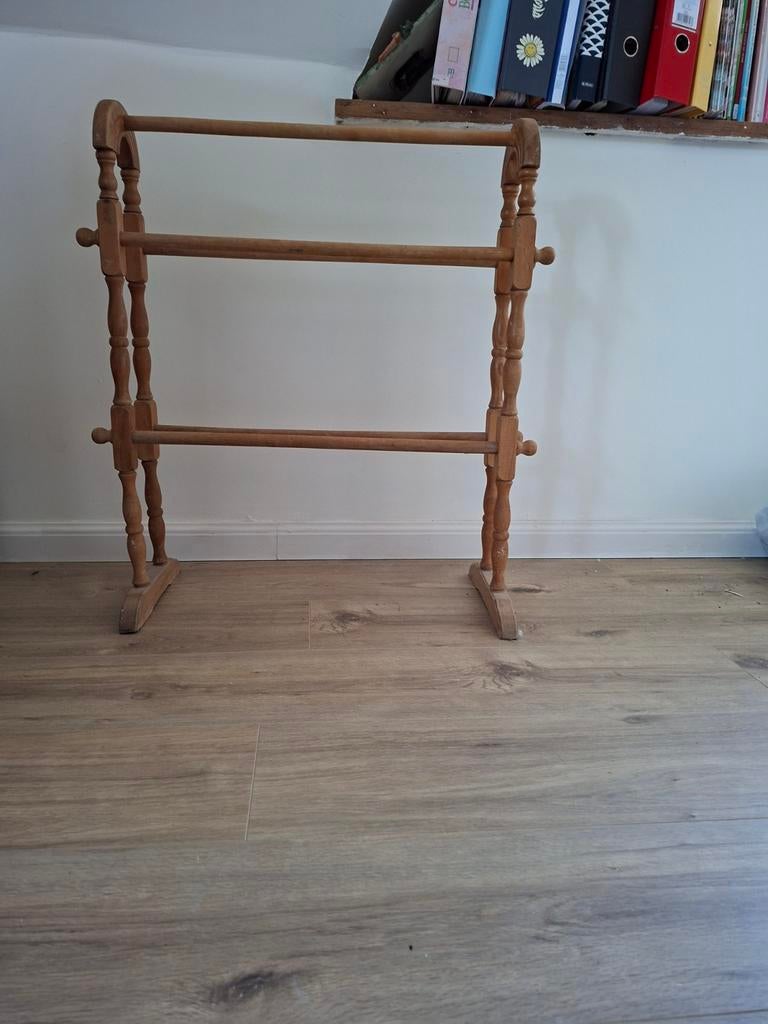 Kledingrek in hout, Huis en Inrichting, Ophalen