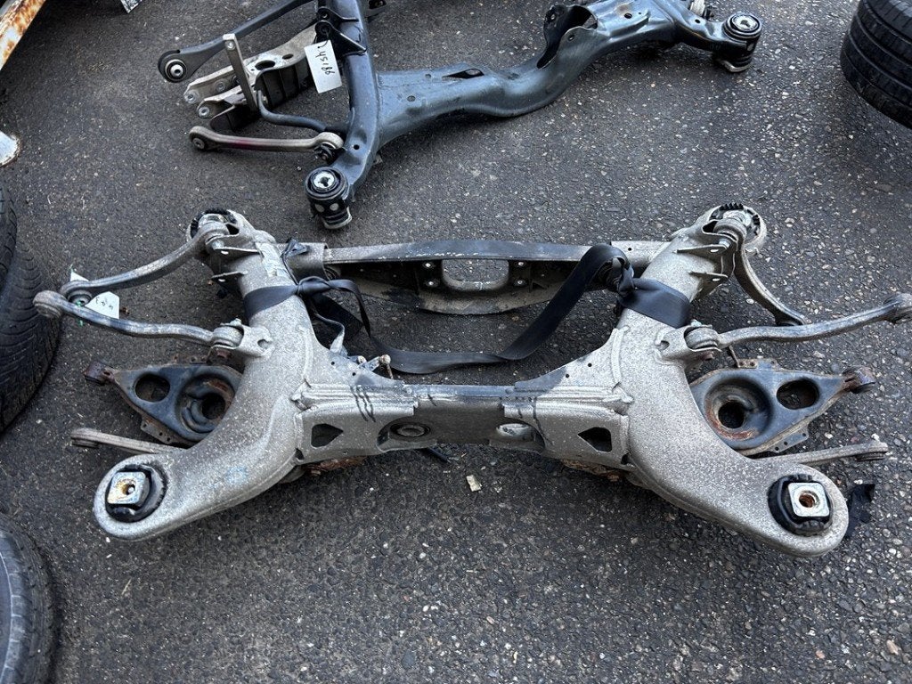 BERCEAU MOTEUR Mercedes-Benz E (W211) (|A2113502408|), Mercedes-Benz, Utilisé, Dialog.mb@mercedes-benz.com, Mercedes-Benz AG