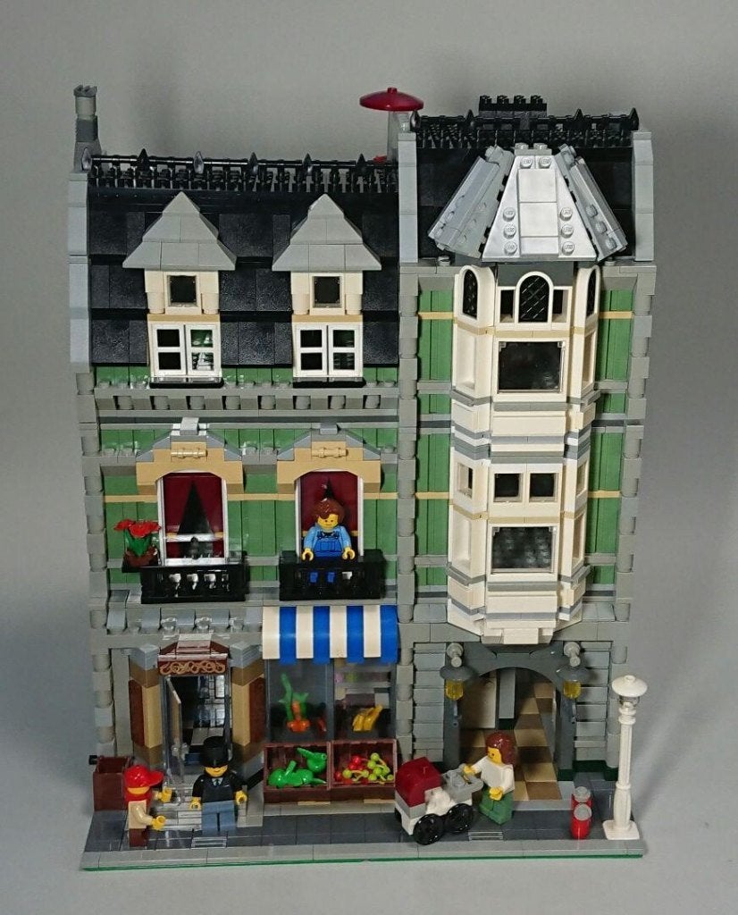 Lego - 10185 Green Grocer, Kinderen en Baby's, Gebruikt, Lego, Ophalen of Verzenden, Compleet