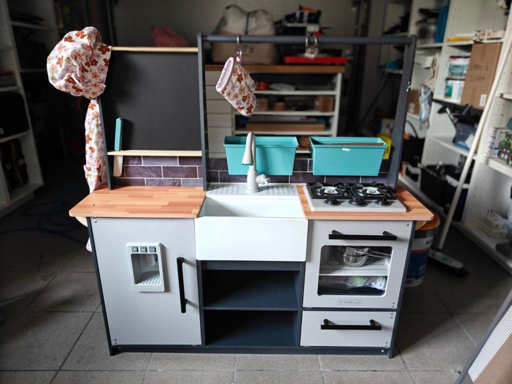 Degelijk keukentje met een berg toebehoren, Kinderen en Baby's, Ophalen, Gebruikt, Hout, Speelkeuken