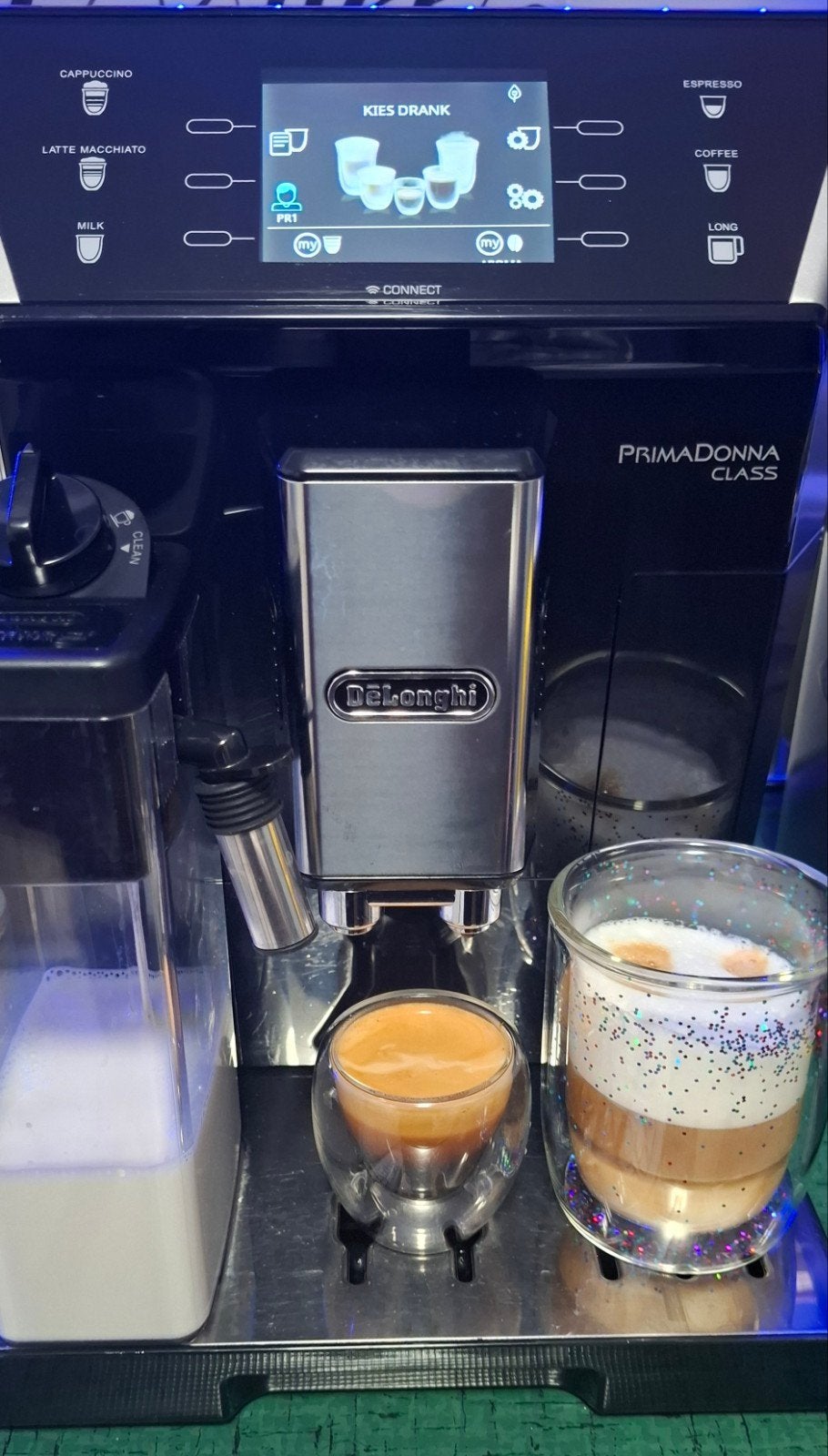 machine à café professionnelle Delonghi, Réservoir d'eau amovible, Café en grains, Comme neuf, 10 tasses ou plus
