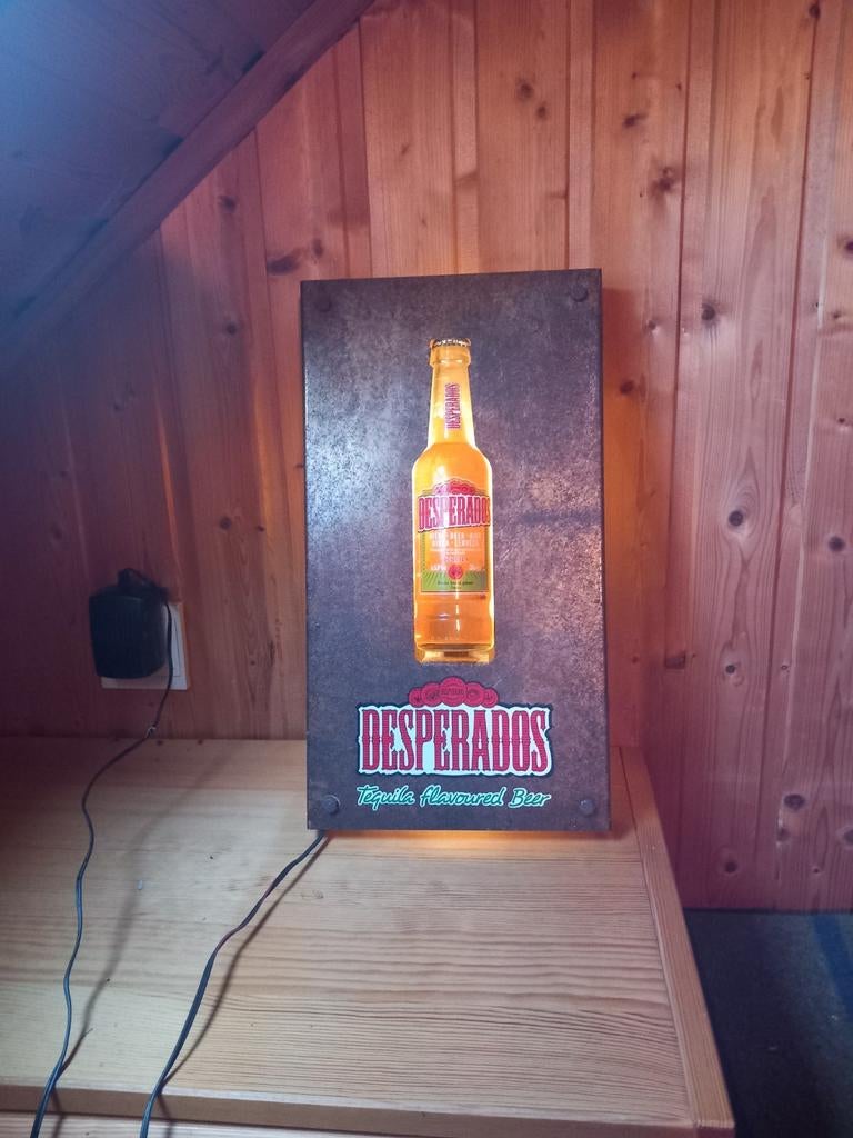Lichtreclame Desperados., Enlèvement