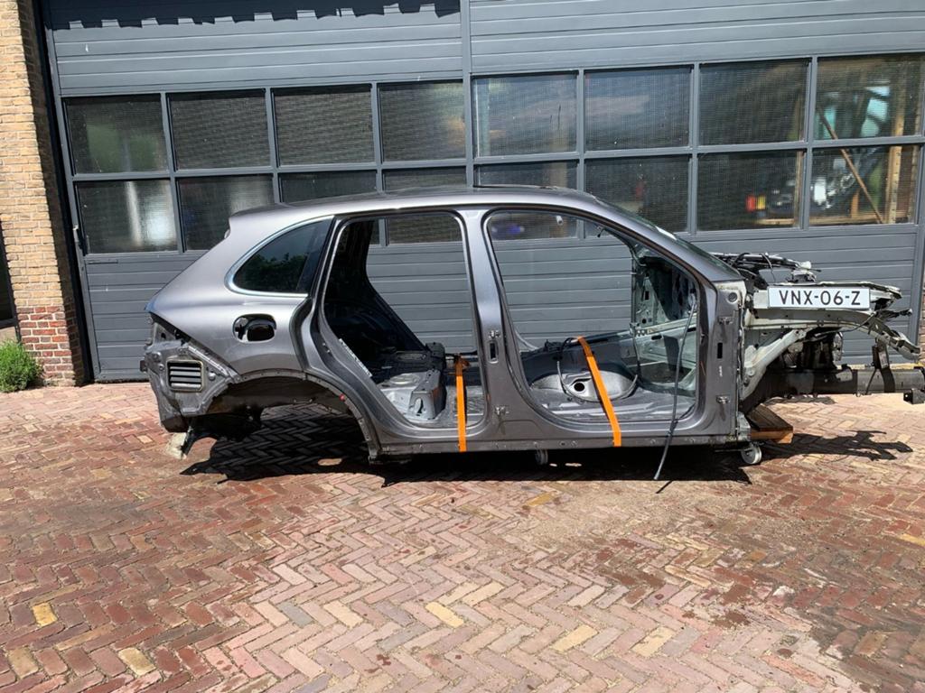 PORSCHE CAYENNE S 958 92A CHASSIS FRAME BODY ZAAGDEEL PLAAT, Auto-onderdelen, Carrosserie, Porsche, Voor, Achter, Links, Rechts