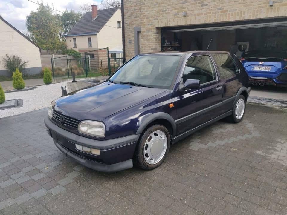 Golf GTI 8 V 1995, Autos, Volkswagen, Particulier, Golf, ABS, Airbags, Verrouillage central, Rétroviseurs électriques, Vitres électriques