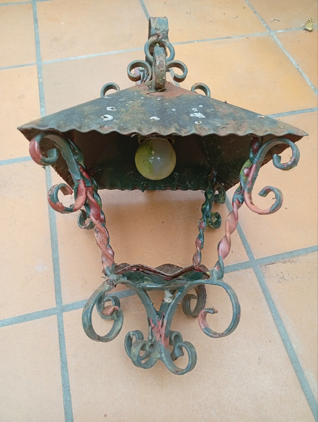 Vintage smeedijzeren wandlantaarn met rustieke uitstraling, Antiquités & Art, Antiquités | Bougeoirs, Autres matériaux, Enlèvement