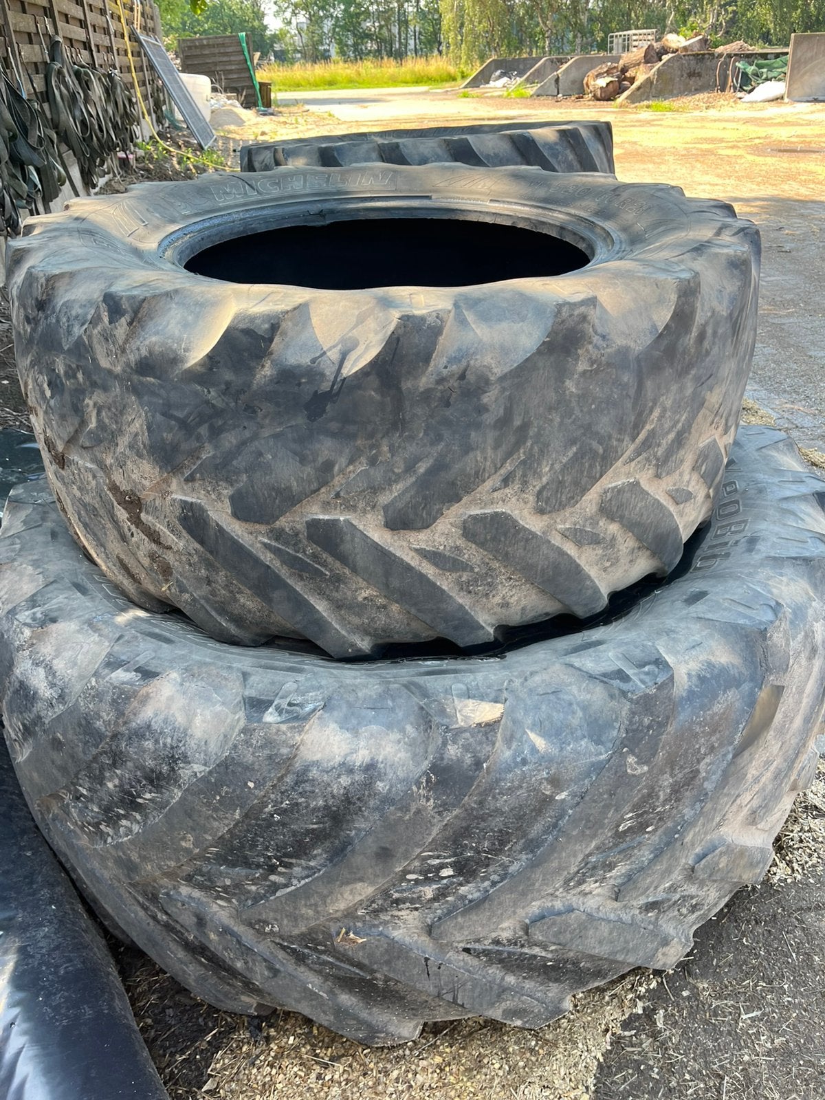 Michelin Banden 650/60r38 & 520/60r28, Ophalen