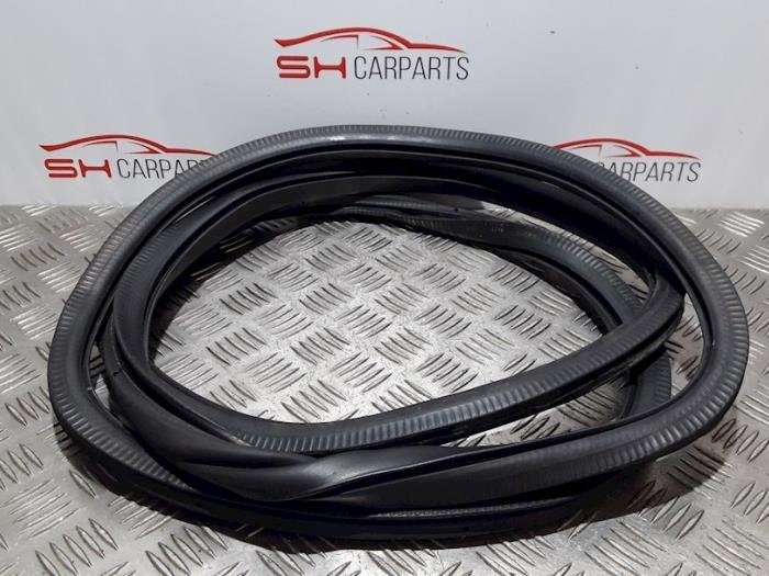Portierrubber 4Deurs links-achter van een Volkswagen Golf Pl, Gebruikt, -, Volkswagen, -