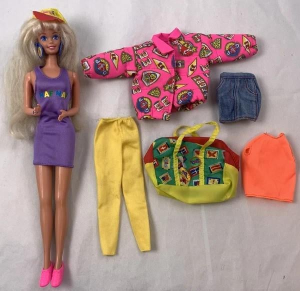 Barbie Naf Naf Pop Vintage 1993 met Outfit Tas Accessoires, Verzamelen, Poppen, Zo goed als nieuw, Fashion Doll, Verzenden