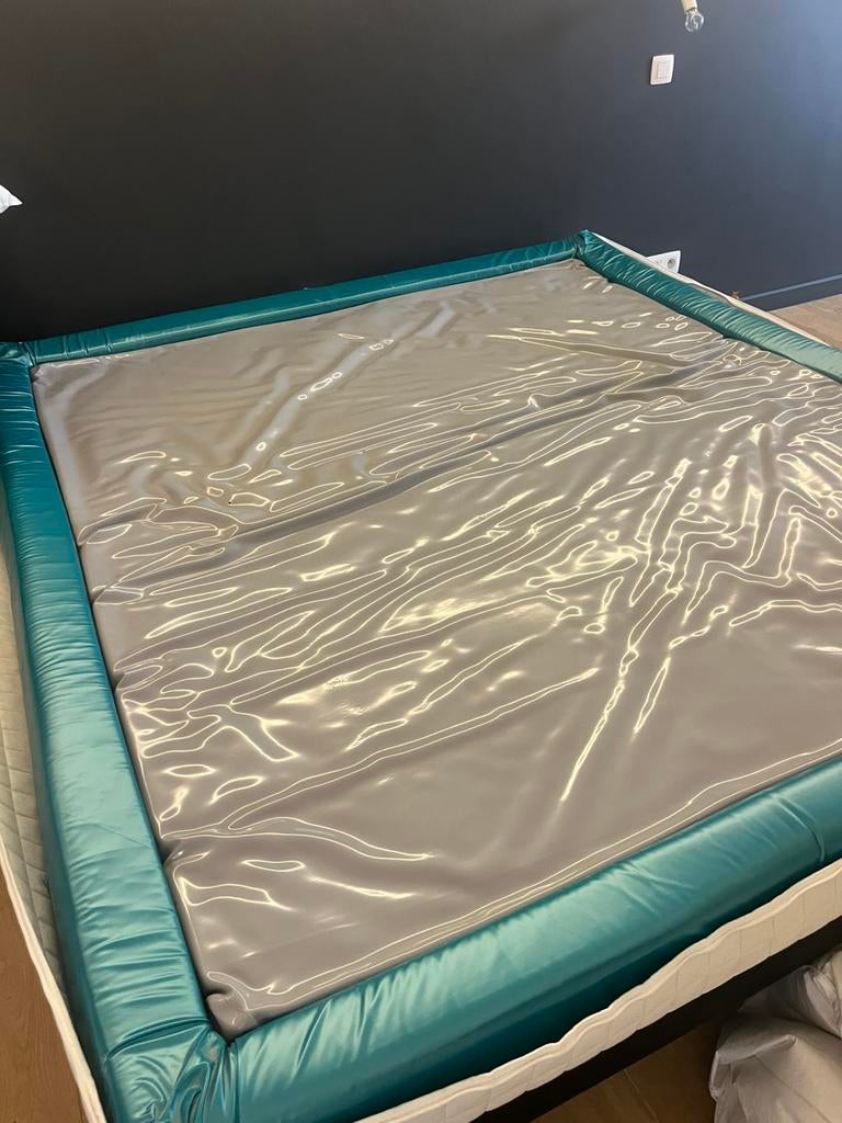 Waterbed 200 x 220 cm, Huis en Inrichting, Slaapkamer | Bedden, Ophalen, Overige materialen, Gebruikt, Zwart