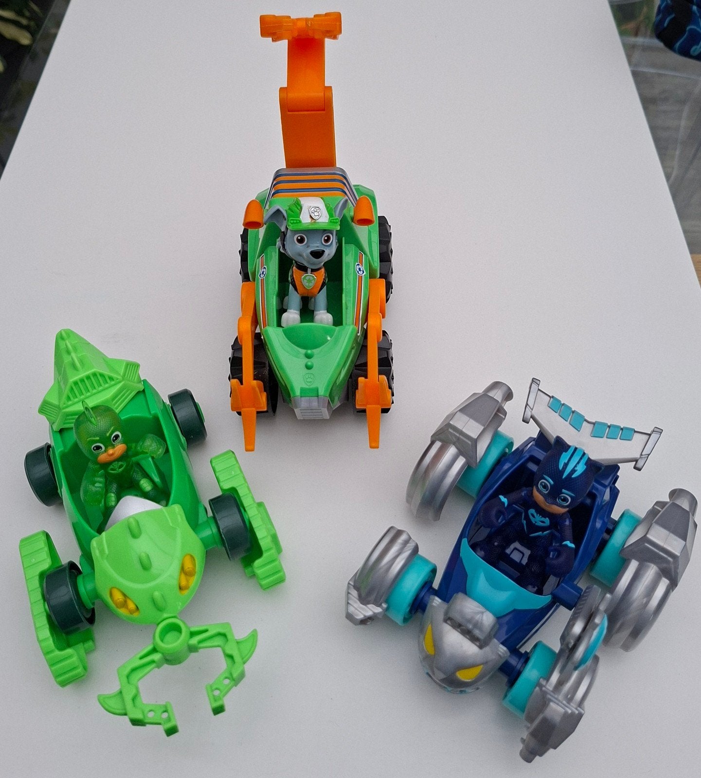 Véhicules Pyjamasques et Pat Patrouille +figurines, Enlèvement