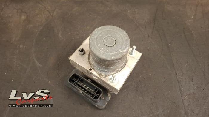 ABS Pomp van een Iveco New Daily, Gebruikt, -, Overige automerken, -