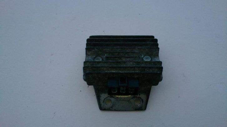 Kawasaki GPz750 spanningsregelaar gelijkstroomregelaar gpz, Ophalen of Verzenden, Gebruikt