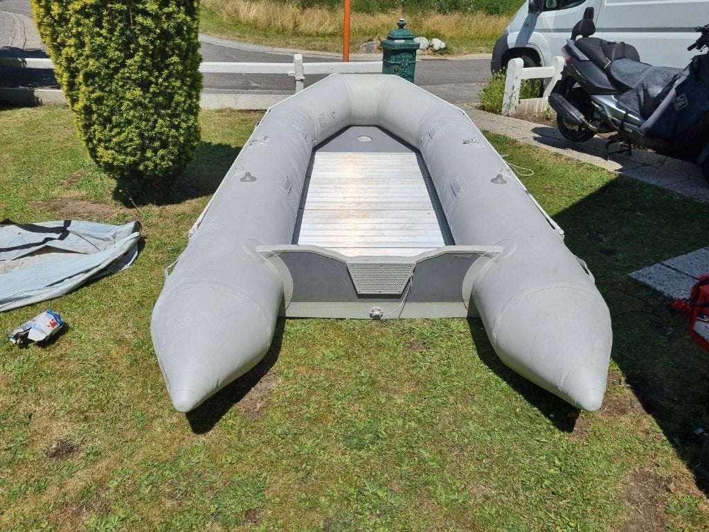 Bateaux gonflables avec Moteur Yamaha 6ch avec seulement 8H, Sports nautiques & Bateaux, Chaloupes, Bateau week-end, 6 ch, 18 m