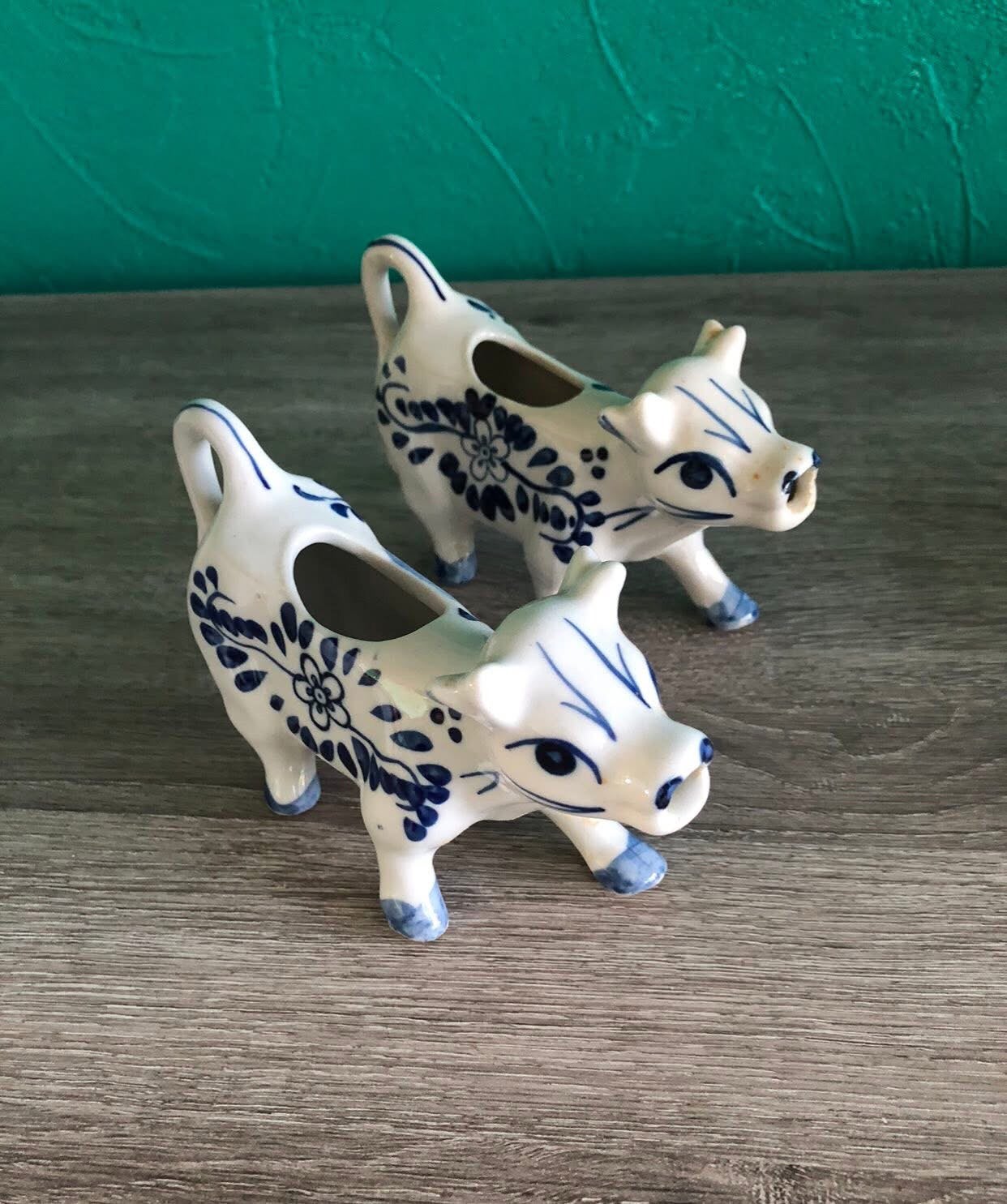 2 melkkannetjes koe in delfts blauw, Antiek en Kunst, Curiosa en Brocante, Ophalen