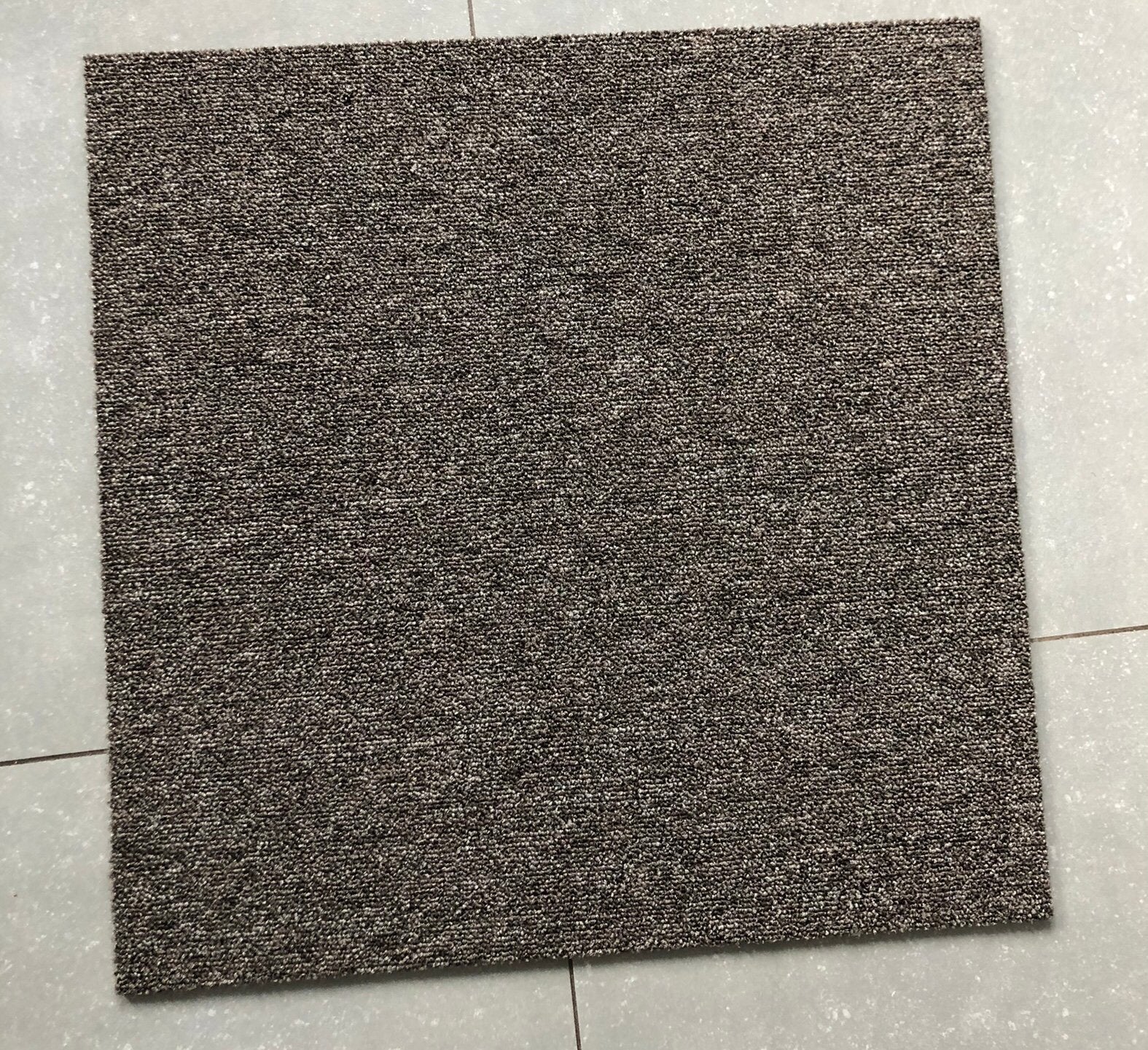 Dalles de tapis à poser, dimensions (50x50cm) 3€/piece, Enlèvement, Comme neuf