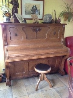 Ancien piano-orgue Premier Piano à restaurer, Musique & Instruments, Enlèvement, Autres types