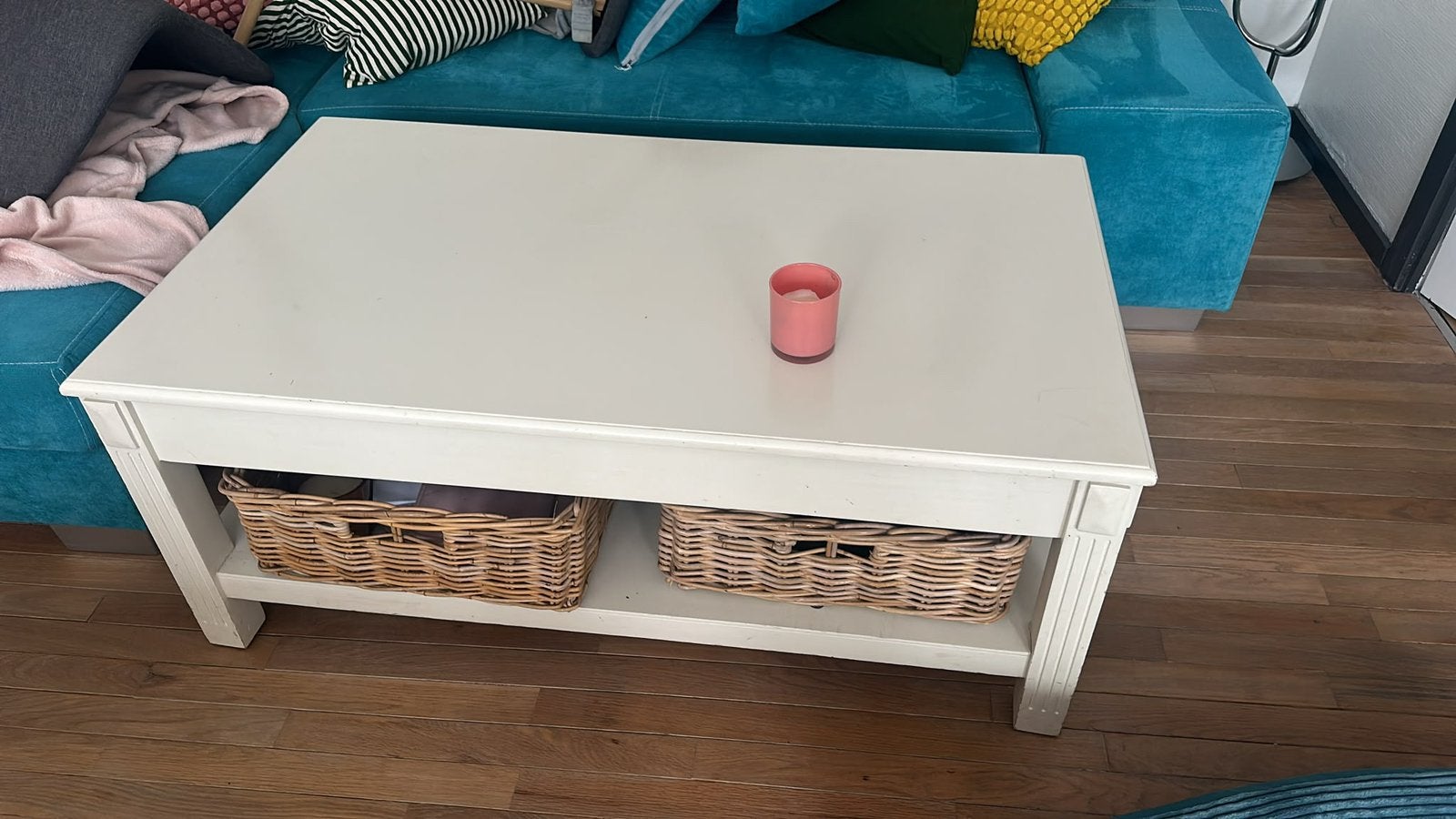 Table basse teck massif lacké à rafraîchir., Maison & Meubles, Armoires | Mobilier de télévision, Enlèvement, Utilisé, Teck