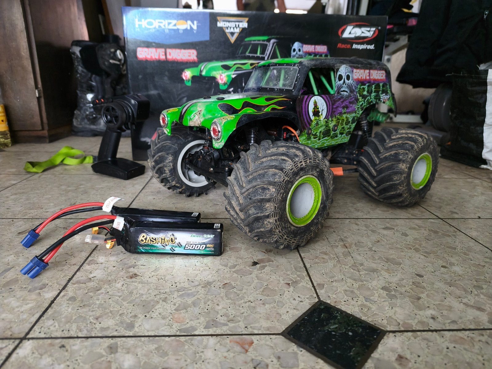 Losi LMT Grave Digger rc, Enlèvement
