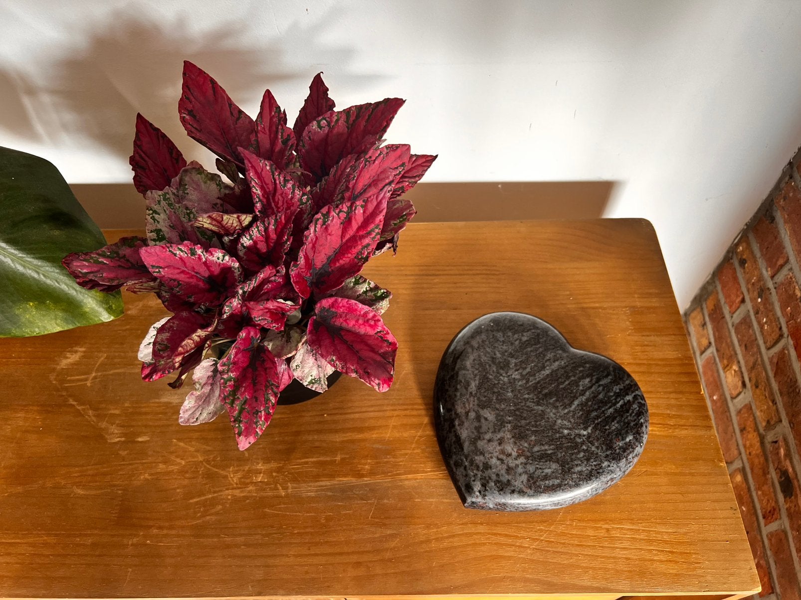 Groot gepolijst natuurstenen hart (gneiss/graniet) — 3,3 kg, Ophalen of Verzenden
