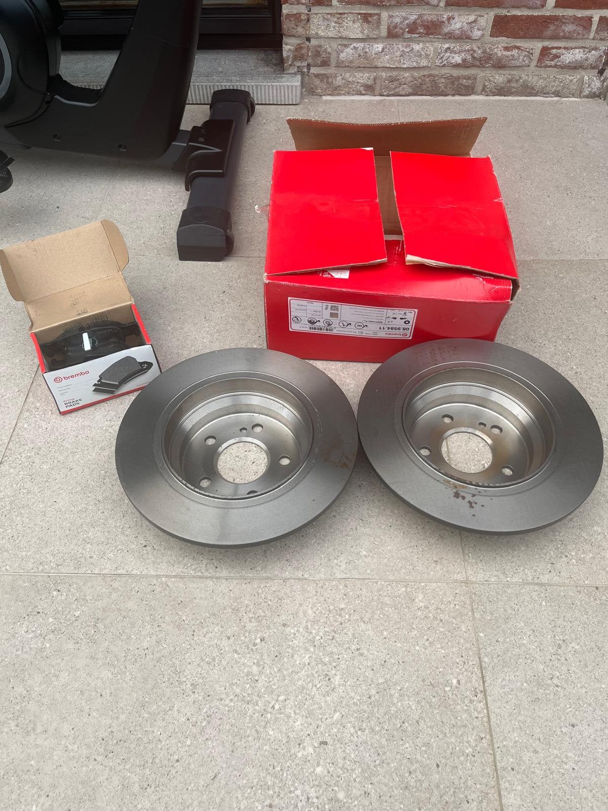 Brembo remschijven + remblokken E-Klasse (achteras) – Nieuw, Ophalen