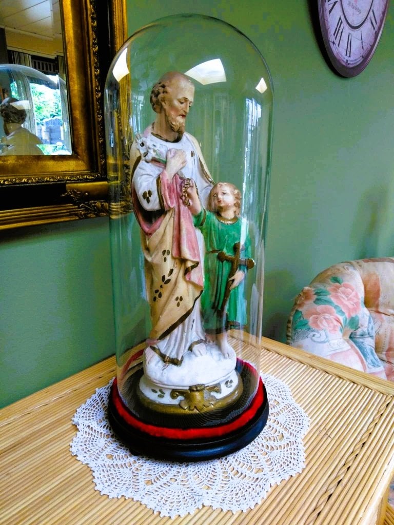 Religieus beeld Sint‑Jozef & Kind Jezus onder stolp., Enlèvement