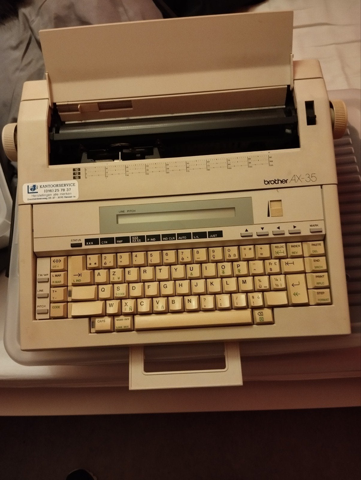 Electrische typemachine, Ophalen