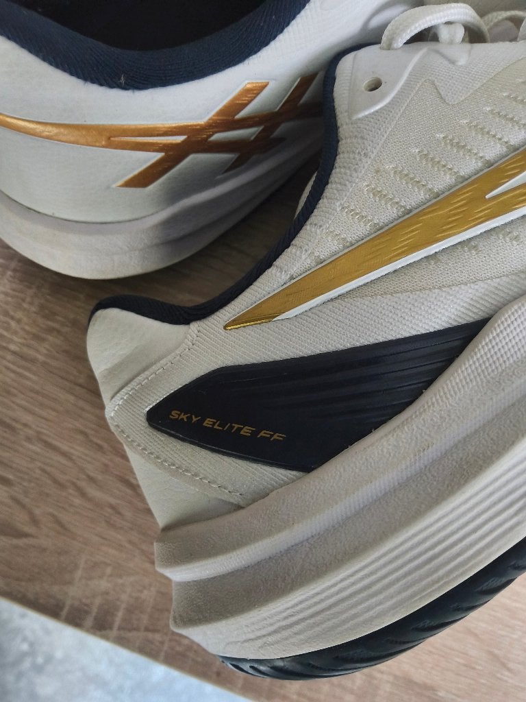 volleybalschoenen asics elite ff3 maat 42, Ophalen, Zo goed als nieuw