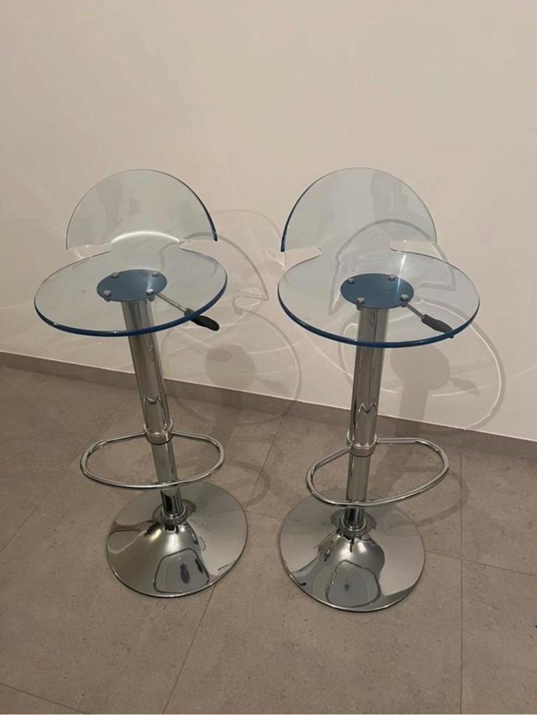 Barkrukken set v 2, Huis en Inrichting, Barkrukken, Ophalen of Verzenden, Zo goed als nieuw, In hoogte verstelbaar