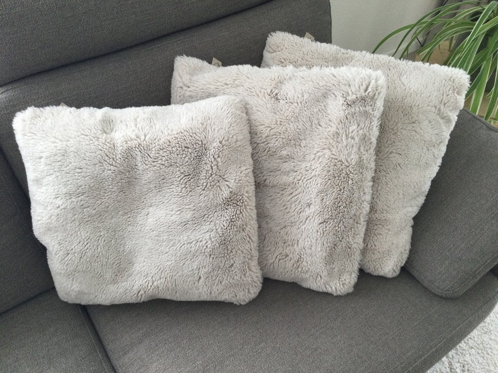 Kussens, 3 stuks voor 7€ met vulling en rits, Beige, Ophalen of Verzenden, Zo goed als nieuw, Sierkussen