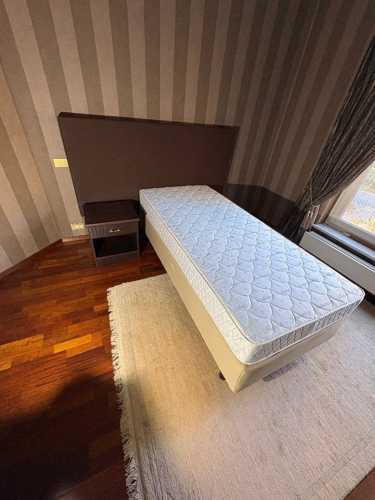 Boxspring 90x200 met nachtkastje, Ophalen, Gebruikt, 90 cm, Eenpersoons