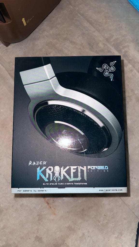 Razer Kraken Forged edition koptelefoon, Computers en Software, Ophalen, Zo goed als nieuw, Over-ear, Bedraad