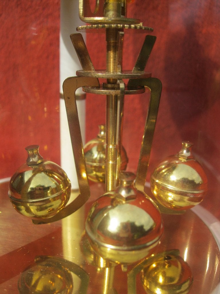 Witte kogelslinger klok pendule onder stolp 400jrs., Antiek en Kunst, Antiek | Klokken, Ophalen