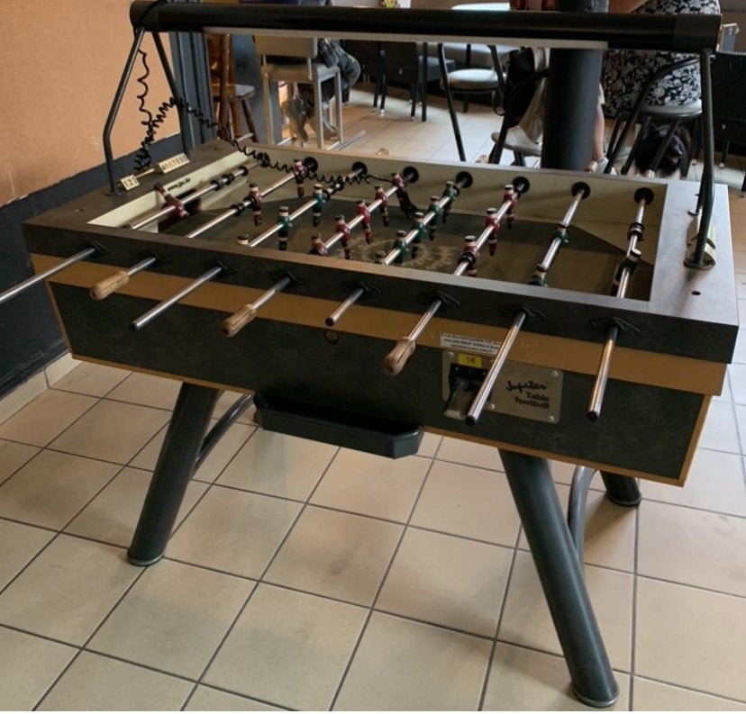 Voetbalspel/tafelvoetbal/voetbaltafel/kicker TE HUUR, Enlèvement ou Envoi, Utilisé