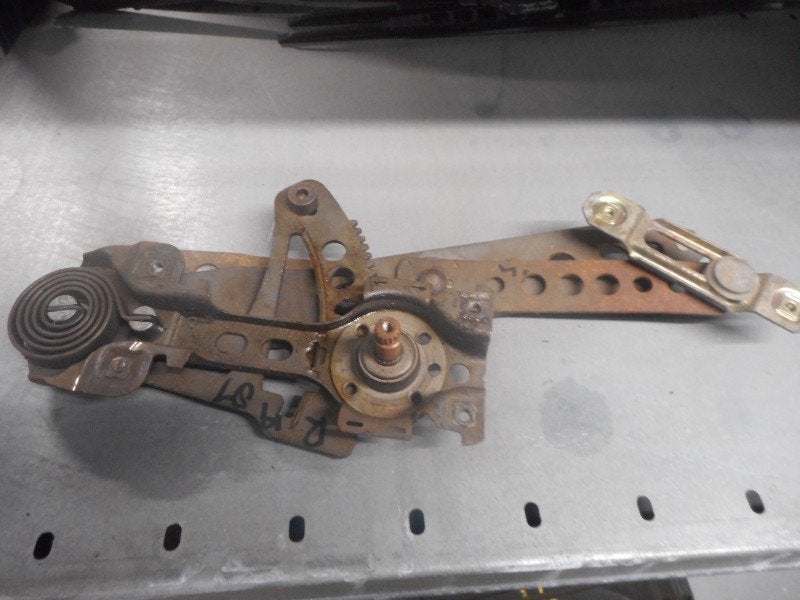 RAAMMECHANIEK HAND LINKS ACHTER Ford Escort 4 (ALF), Auto-onderdelen, Ruiten en Toebehoren, Gebruikt, Henry-Ford-Straße  1
50735  Köln, DE