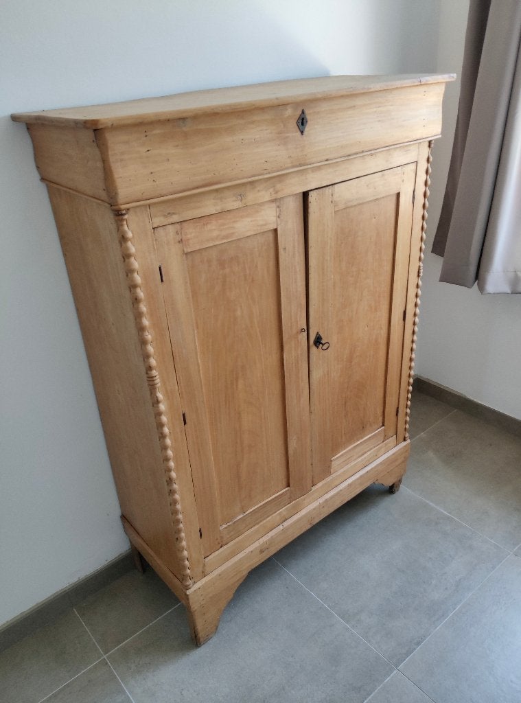 Houten kast, Ophalen